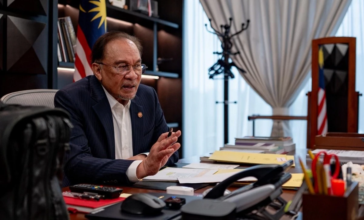 Thủ tướng Malaysia Anwar Ibrahim điện đàm với Quyền Thủ tướng Thái Lan Phumtham Wechayachai và Thủ tướng Campuchia Hun Manet.