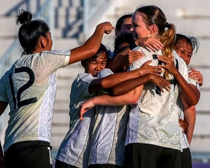 Niềm vui của ĐT nữ Indonesia.