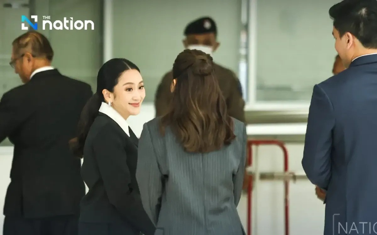 Bà Paetongtarn Shinawatra có mặt tại Tòa án Hiến pháp Thái Lan để tham dự phiên điều trần sáng 21/8/2025. tlan.jpg