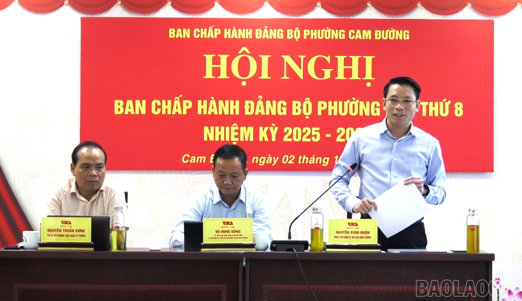 Các đồng chí trong thường trực Đảng ủy phường Cam Đường. baolaocai-br_0006900-07-52-09still011-1-6110.jpg