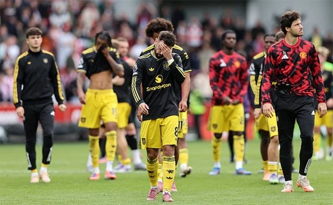 MU tiếp tục nhận trái đắng trước Brentford.