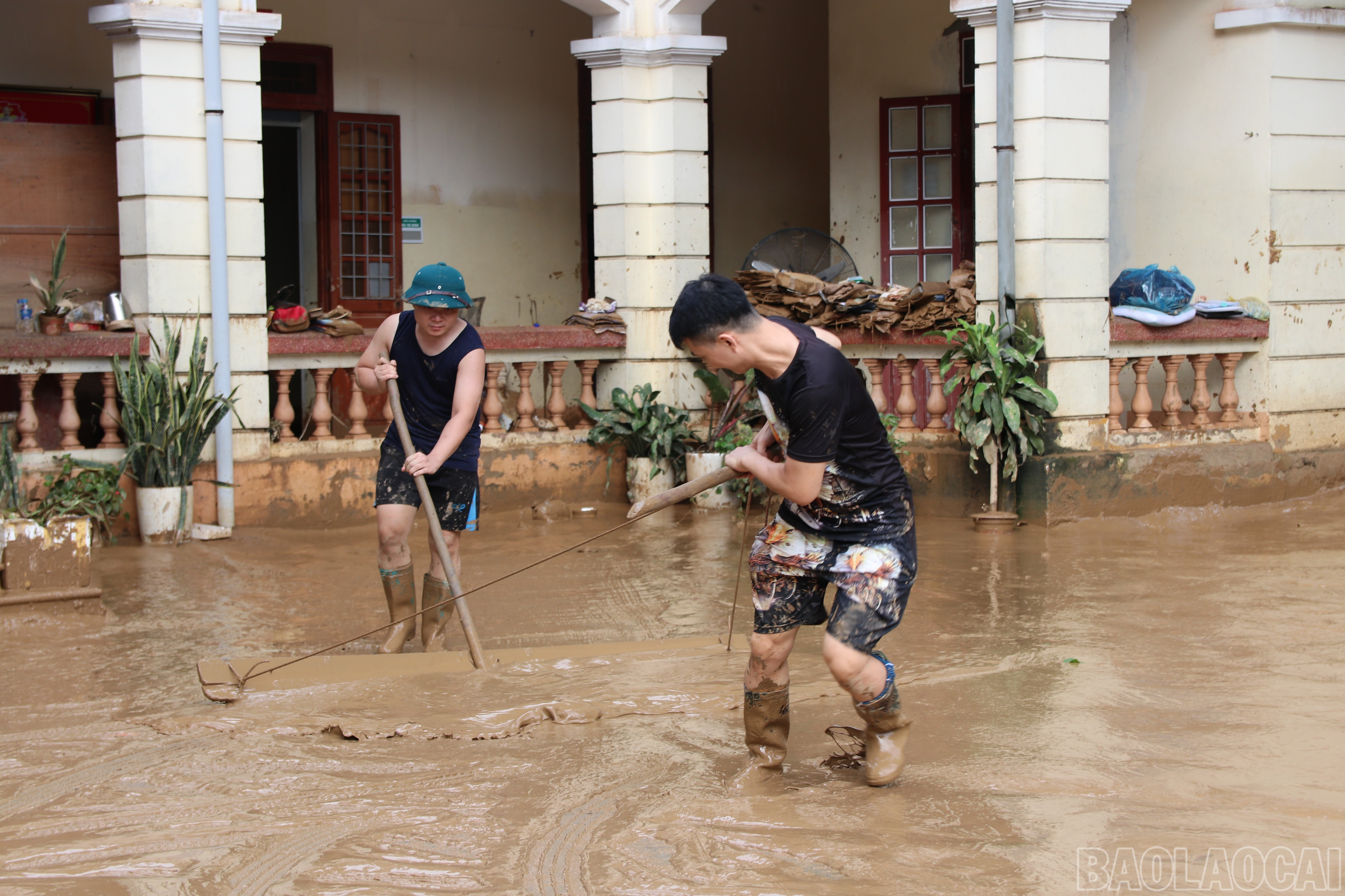 Người dân cần chủ động phòng chống dịch bệnh trong mùa mưa lũ. baolaocai-br_anh3.jpg