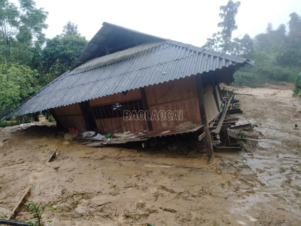 19 ngôi nhà tại xã Dương Quỳ bị ảnh hưởng bởi mưa lũ.