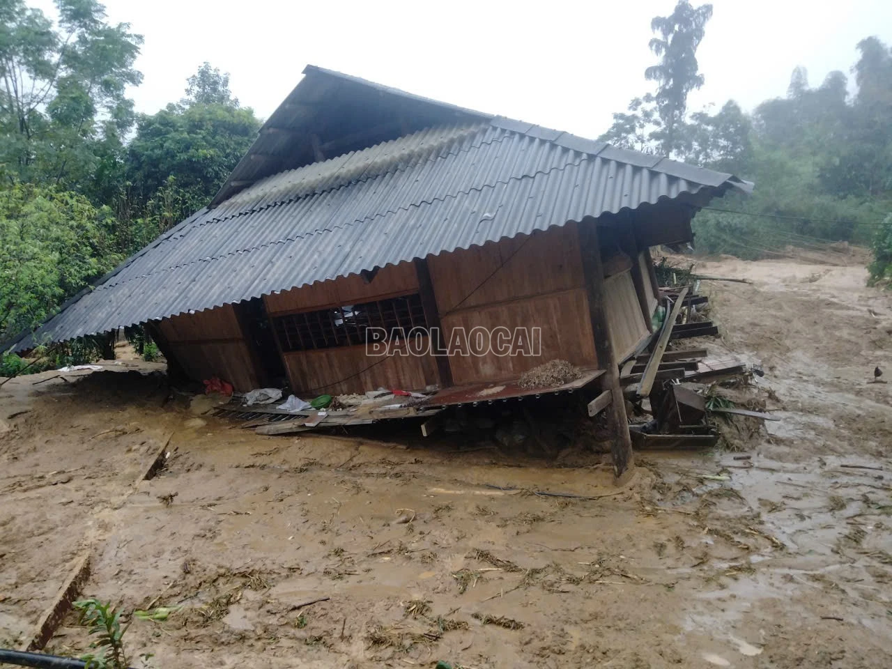 19 ngôi nhà tại xã Dương Quỳ bị ảnh hưởng bởi mưa lũ.