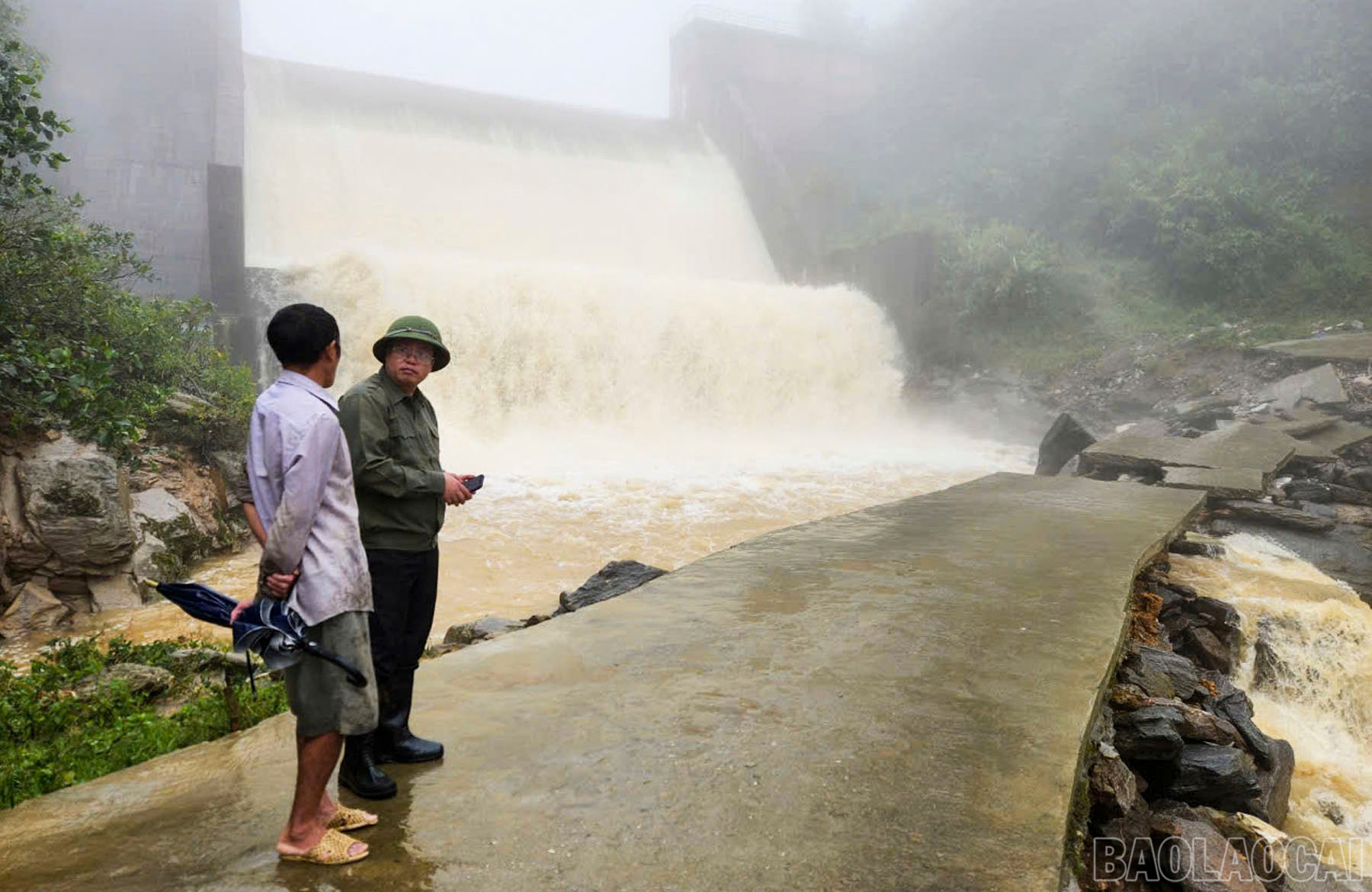 Kiểm tra ngầm tràn thôn Láo Vàng.