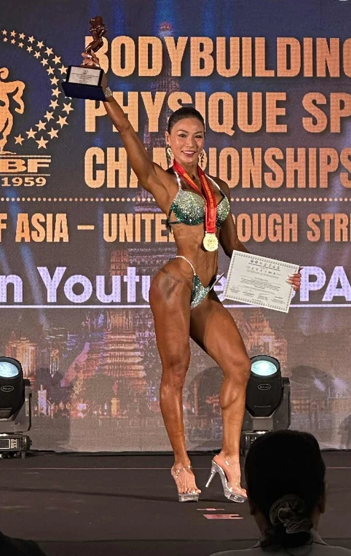 Tạ Thị Ngọc Bích giành HCV fitness physique VĐV trên 1,65 m.