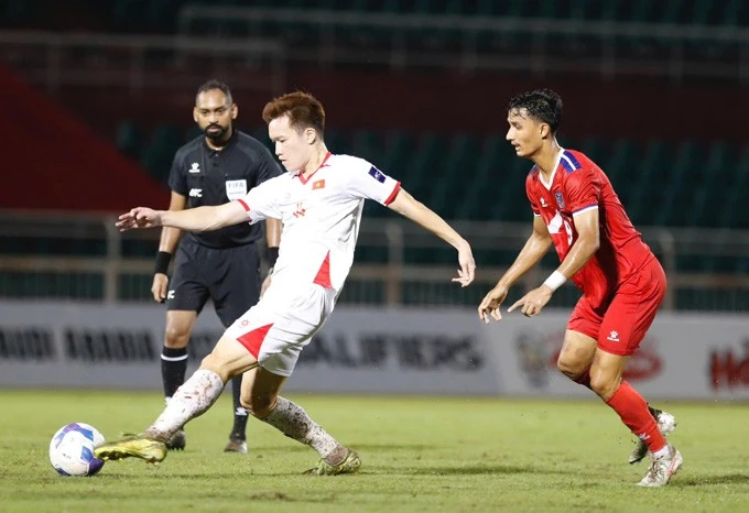 ĐT Việt Nam cần có thêm những bộ óc sáng tạo trong thời gian tới, thay vì đợi cả vào Hoàng Đức.