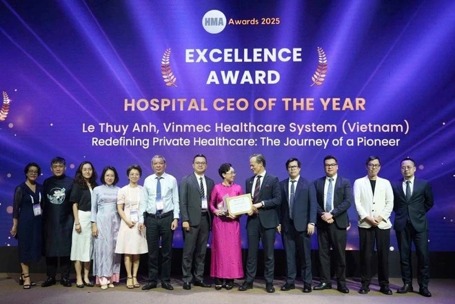 Bà Lê Thúy Anh đã được trao giải “Nhà lãnh đạo y tế xuất sắc của năm".