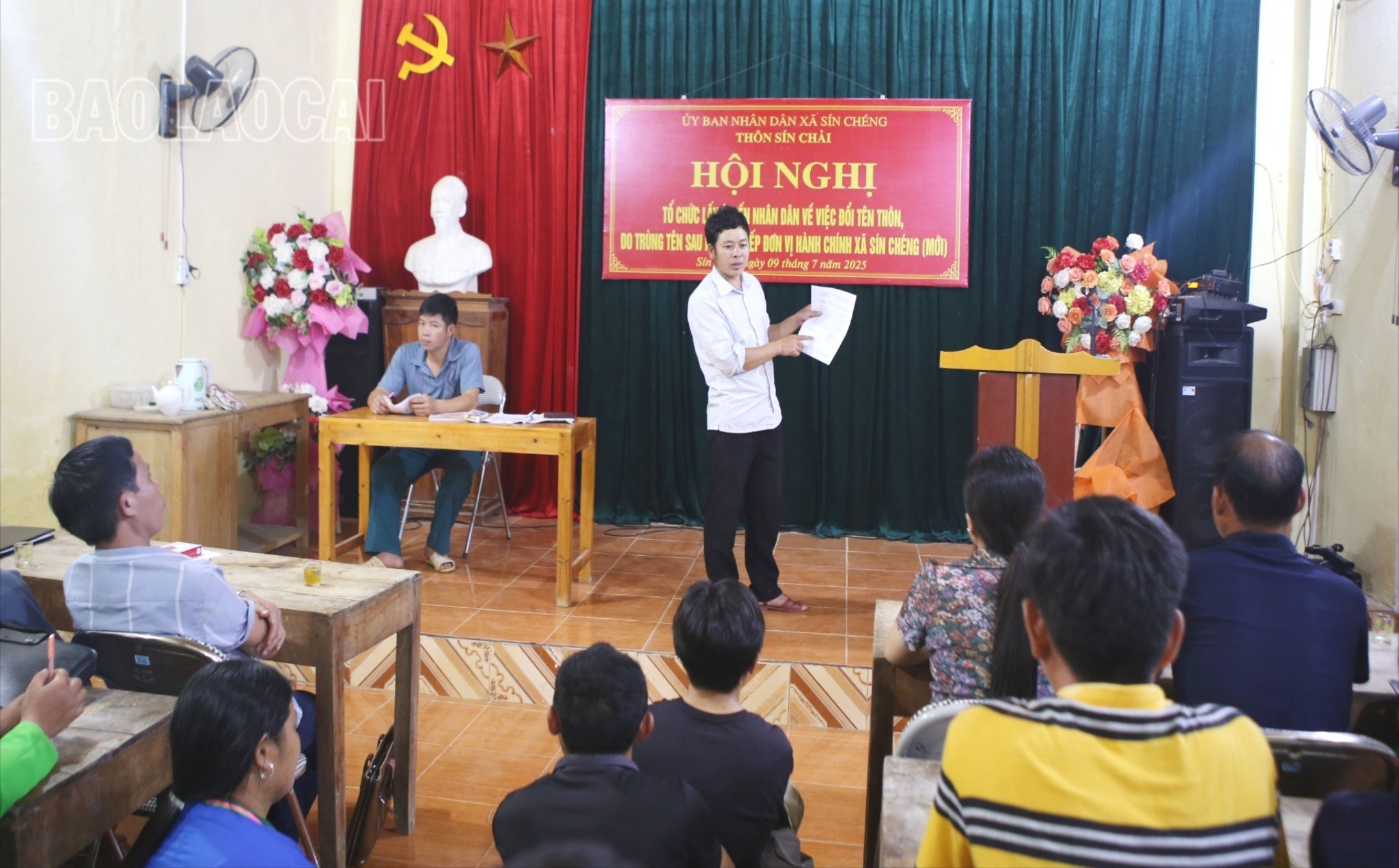 Consulting people about changing the village name in Sin Chai village, old Ban Me commune. lay-y-kien-nguoi-dan-ve-viec-doi-ten-thon-tai-thon-sin-chai-xa-ban-me-cu-5275.jpg