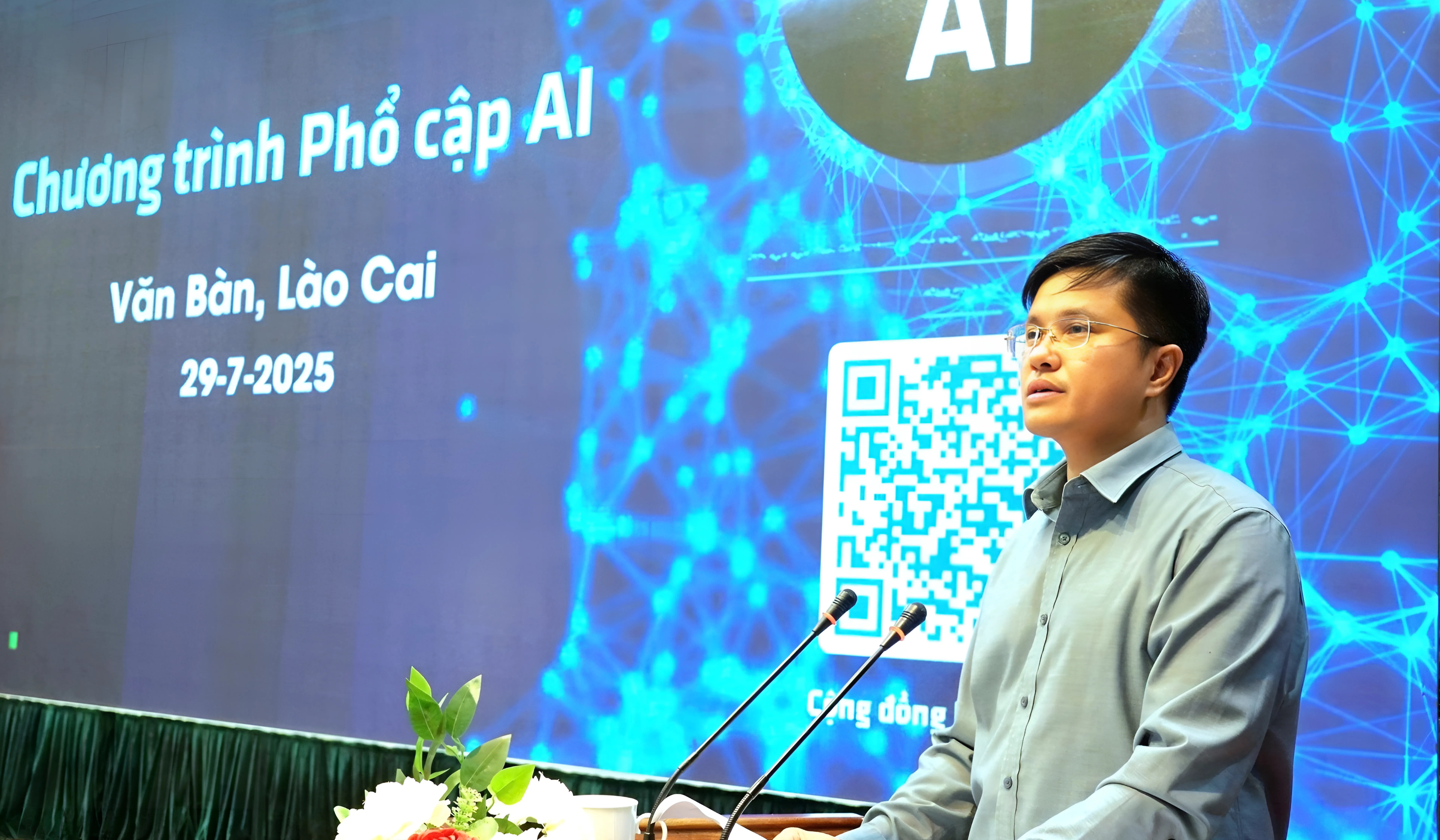 Ông Nguyễn Mạnh Hà, Phó Chủ tịch UBND xã Văn Bàn phát biểu tại lớp tập huấn. vanban.png
