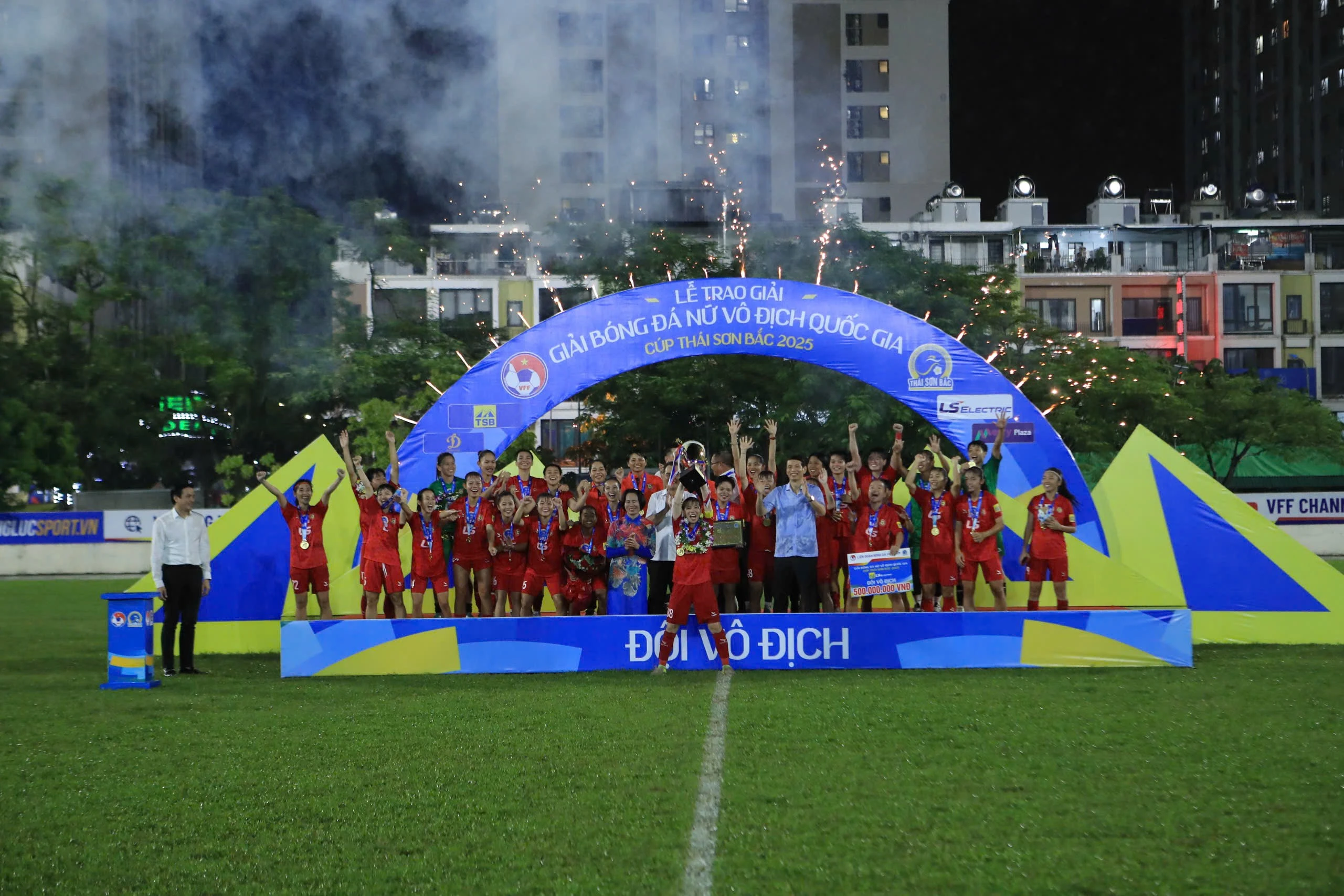 TP.HCM I lần thứ 10 liên tiếp đăng quang giải nữ vô địch quốc gia.