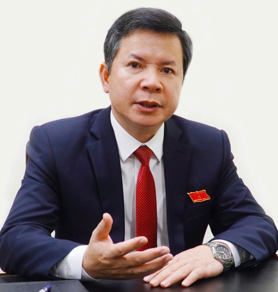 Ông Nguyễn Tân. Ông Nguyễn Tân.