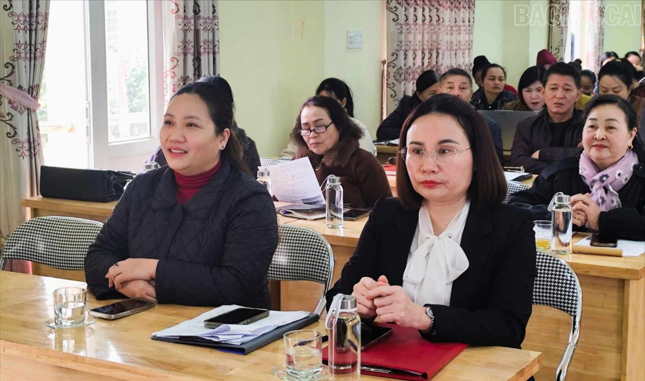 Delegáti účastnící se veletrhu pracovních příležitostí. baolaocai-tr_daibieu-6168.jpg