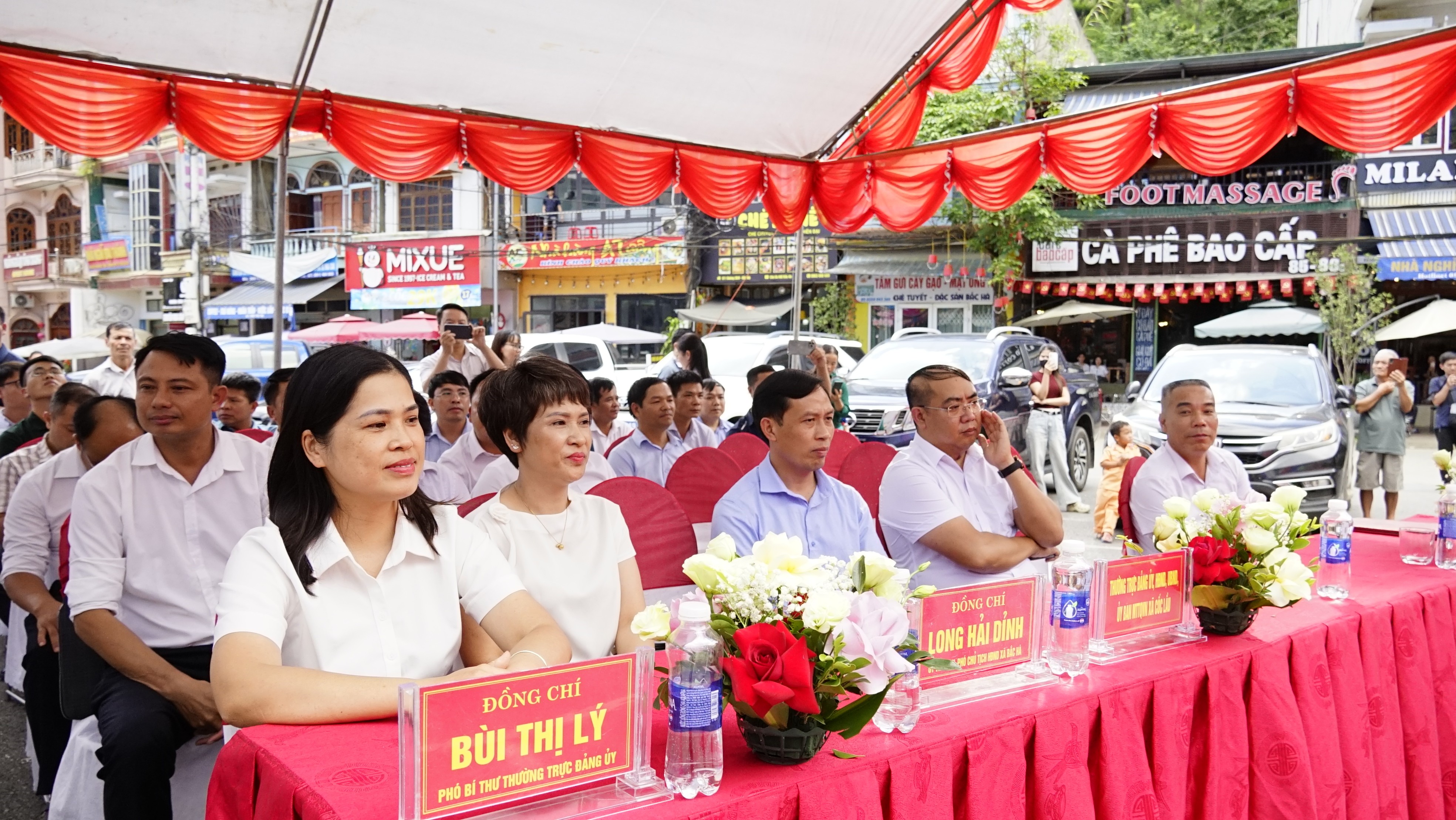 Đại biểu tham dự buổi lễ. dsc2735.jpg