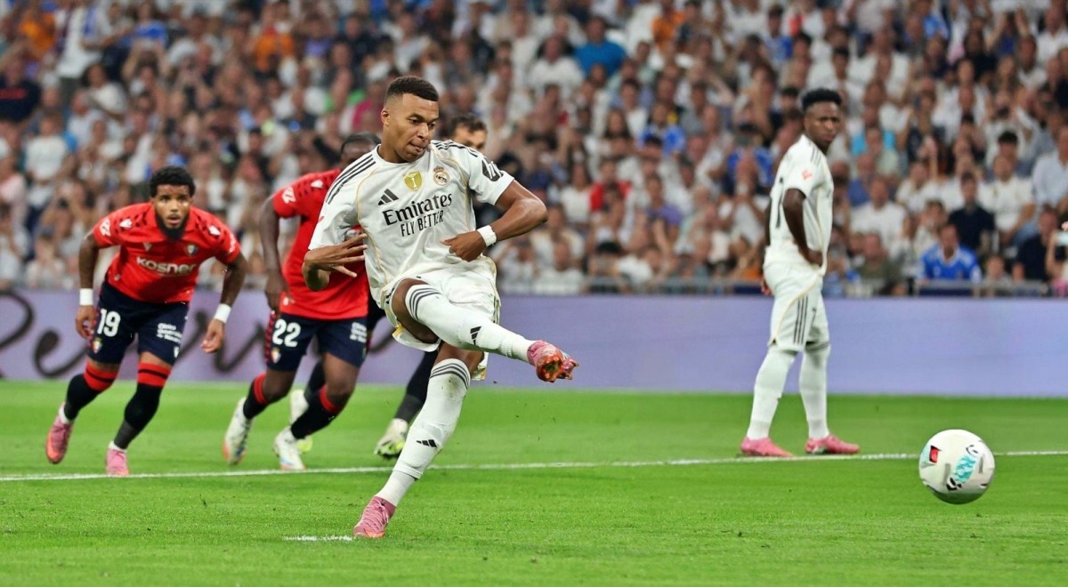 Mbappe ghi bàn cho Real Madrid trên chấm 11m. Mbappe ghi bàn cho Real Madrid trên chấm 11m.