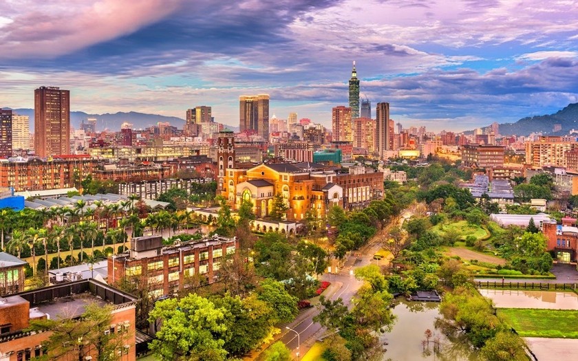 Thành phố Đài Bắc, Đài Loan (Trung Quốc) được biết đến với ẩm thực đa dạng, các khu chợ đêm sầm uất, những lễ hội truyền thống độc đáo như phong tục thả đèn trời ở làng cổ Thập Phần… Thành phố Đài Bắc, Đài Loan (Trung Quốc) được biết đến với ẩm thực đa dạng, các khu chợ đêm sầm uất, những lễ hội truyền thống độc đáo như phong tục thả đèn trời ở làng cổ Thập Phần…