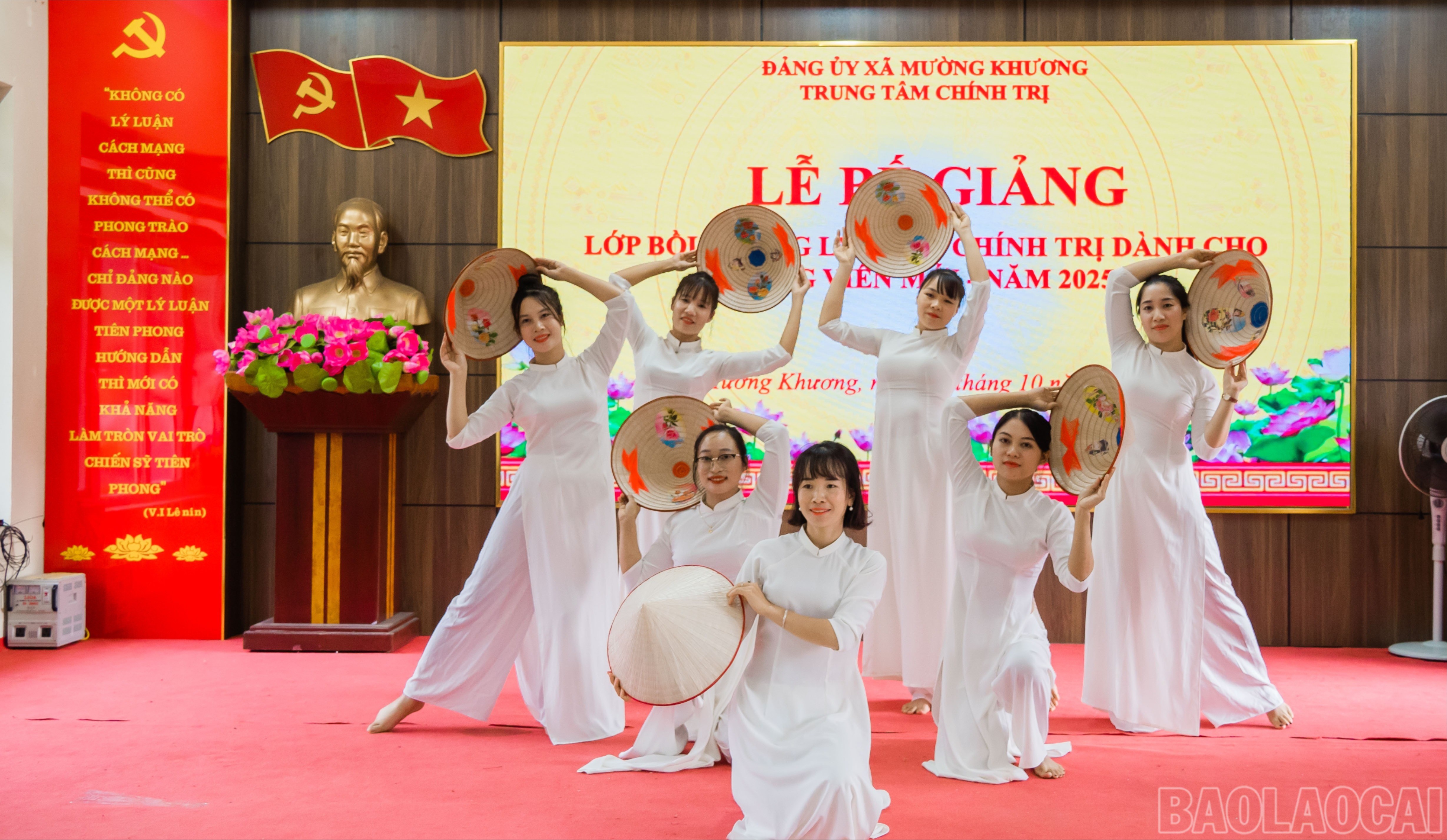 Văn nghệ chào mừng buổi lễ. br-dsc09873.jpg