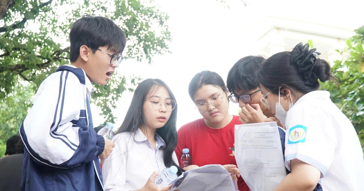Thí sinh tham dự Kỳ thi tốt nghiệp THPT tại Nghệ An. 9-7giaoduc.jpg