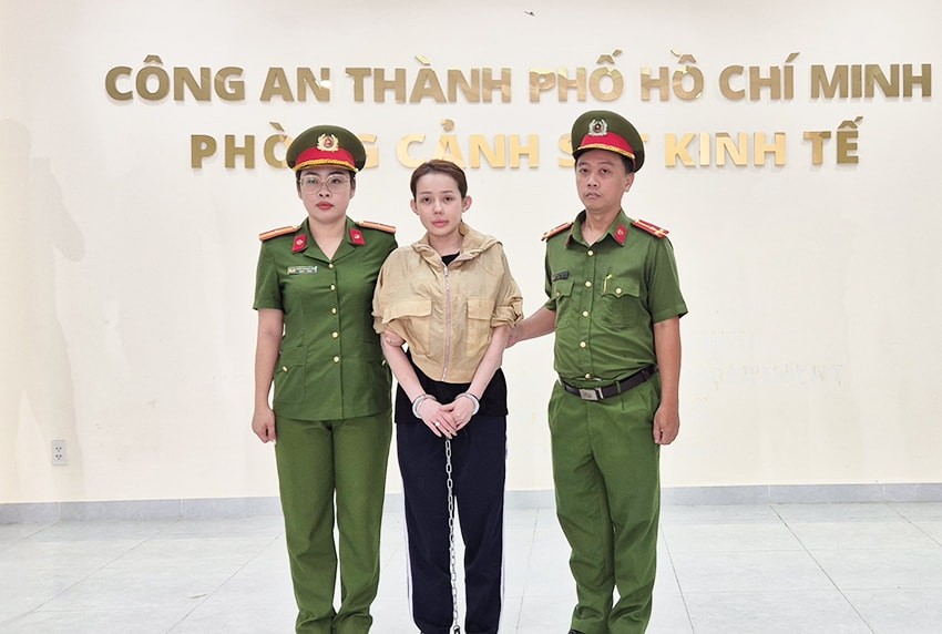 Võ Thị Ngọc Hân (DJ Ngân 98) bị khởi tố, bắt tạm giam về tội “Sản xuất, buôn bán hàng giả là thực phẩm”. Ảnh: Do cơ quan công an cung cấp