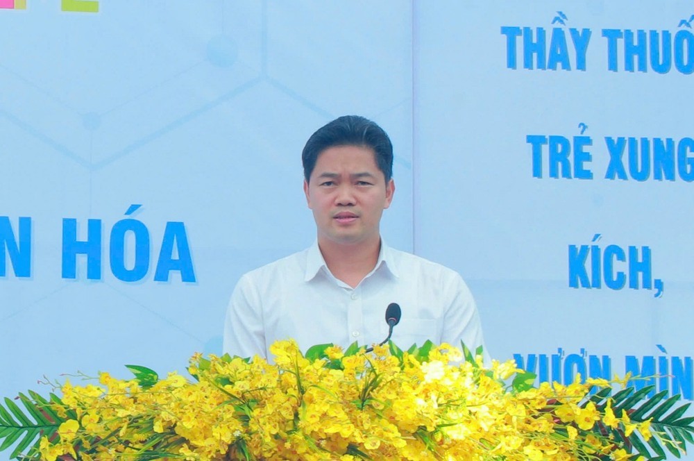 Thứ trưởng thường trực Bộ Y tế Vũ Mạnh Hà phát biểu chỉ đạo tại chương trình.