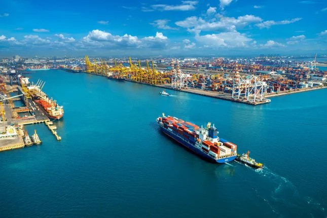GDP thực tế của Việt Nam trong quý II đã phục hồi mạnh mẽ, đạt mức tăng 7,96% so với cùng kỳ năm trước. 8-7ktevn1.jpg