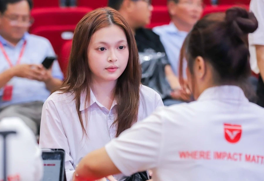 Ngày đầu đến trường của tân sinh viên Trường Đại học Văn Lang.