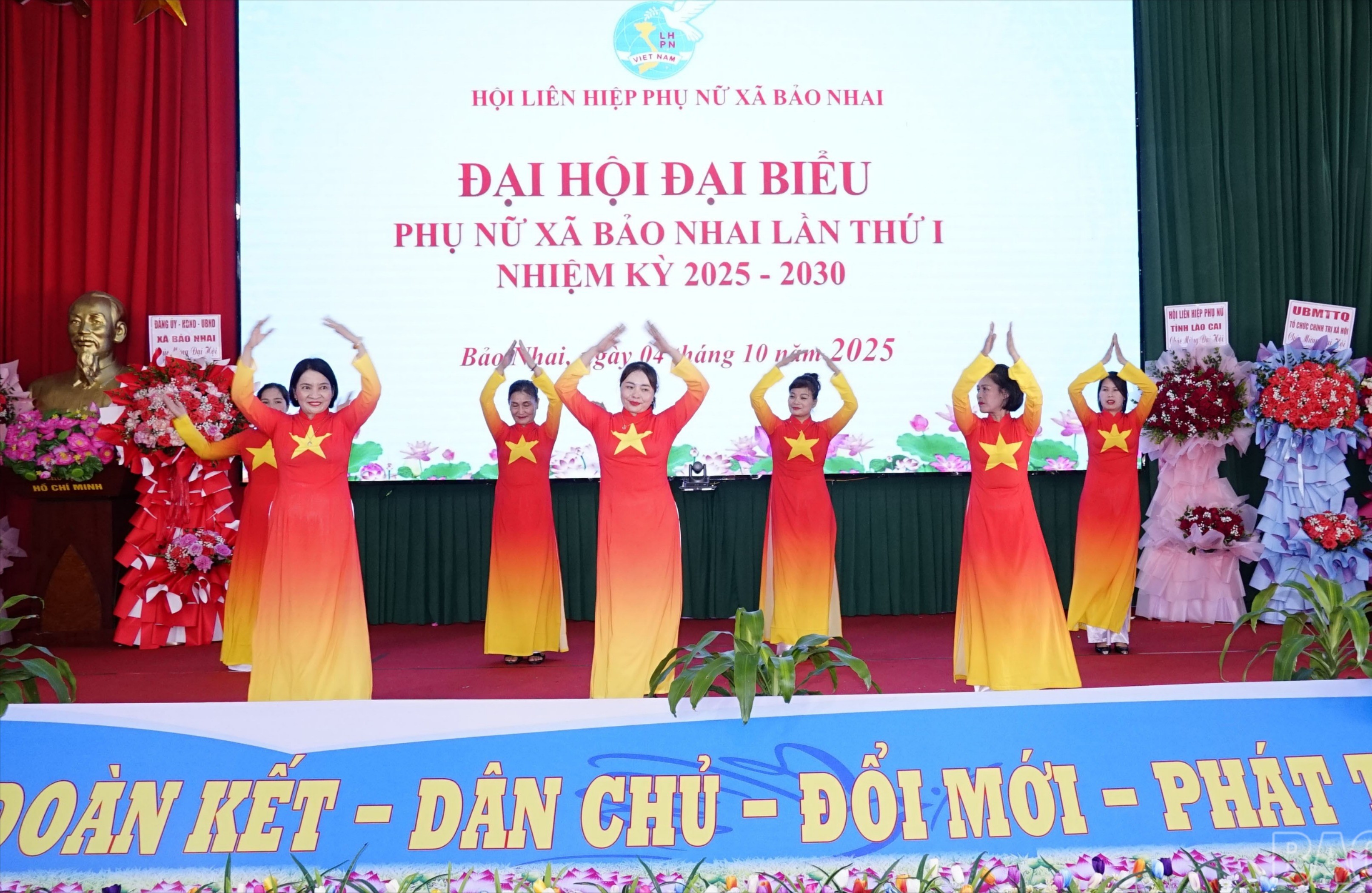 Văn nghệ chào mừng đại hội. br-dsc3381.jpg