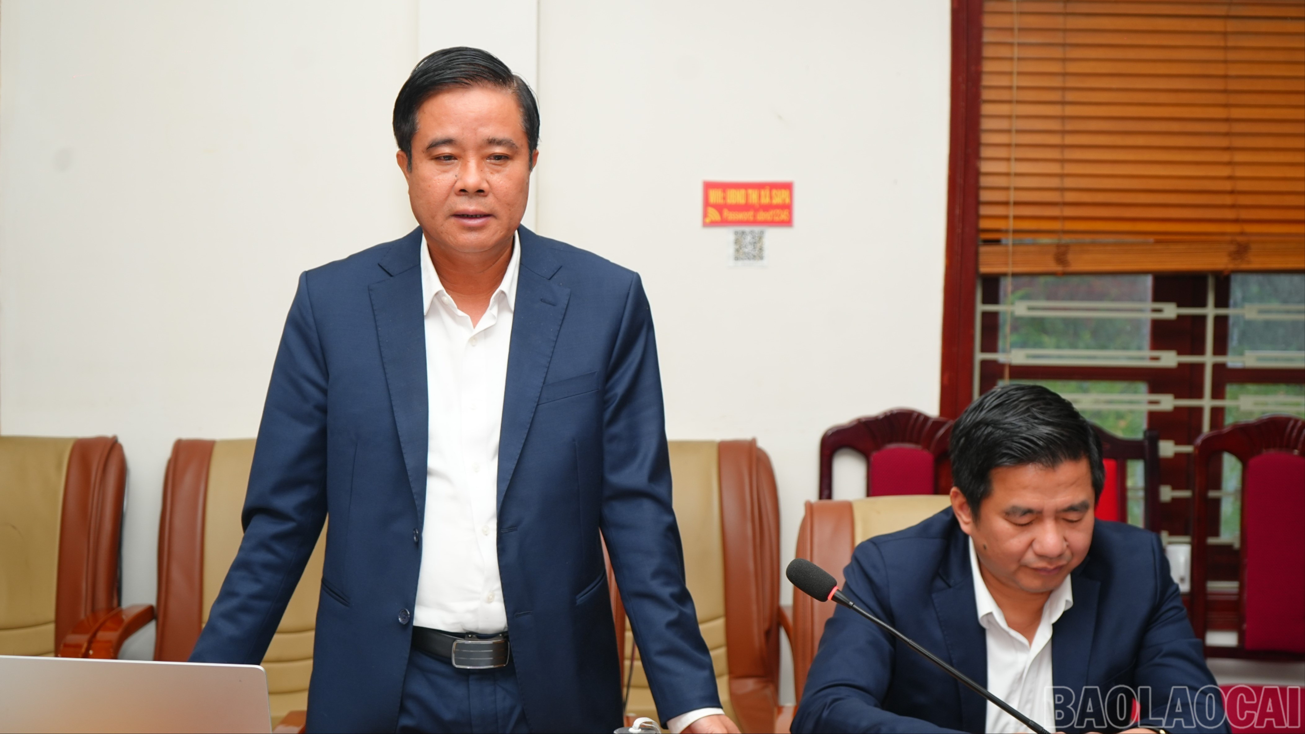 Lãnh đạo phường Sa Pa báo cáo tình hình thu ngân sách nhà nước trên địa bàn. baolaocai-br_dsc06185-7760.jpg