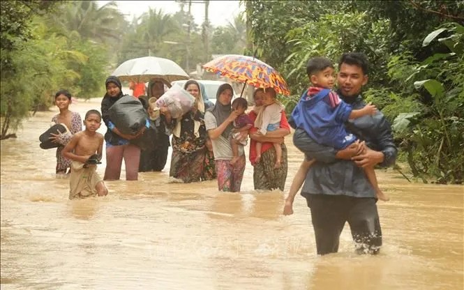 Cảnh ngập lụt sau những trận mưa lớn tại Narathiwat, Thái Lan. thailan.jpg