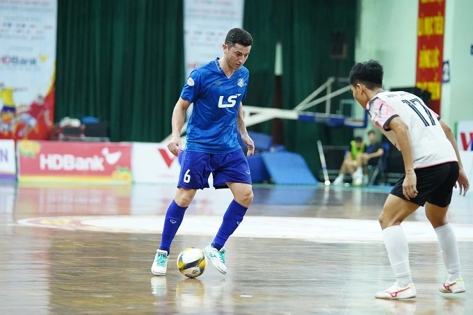 Mota tỏa sáng bằng bàn khai thông thế bế tắc.