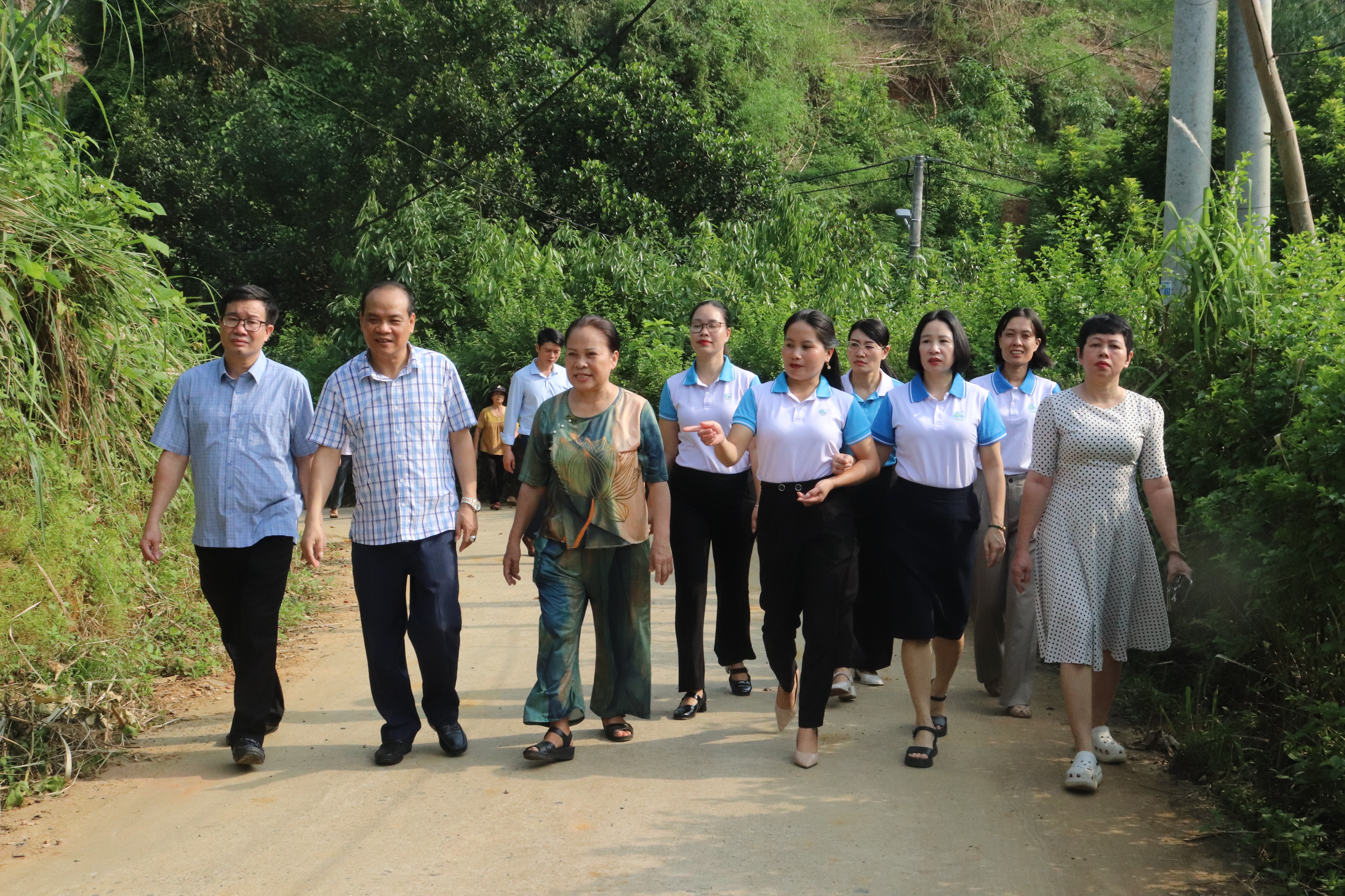 Khánh thành đường điện chiếu sáng dài 700 m. khanhthanh2.jpg