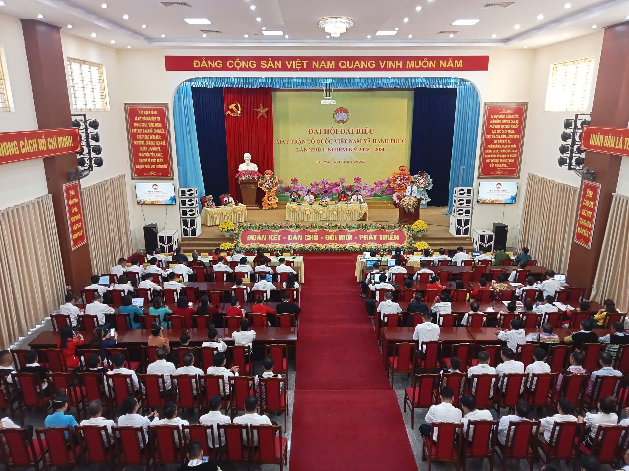 Quang cảnh Đại hội. quangcanh-7094.jpg