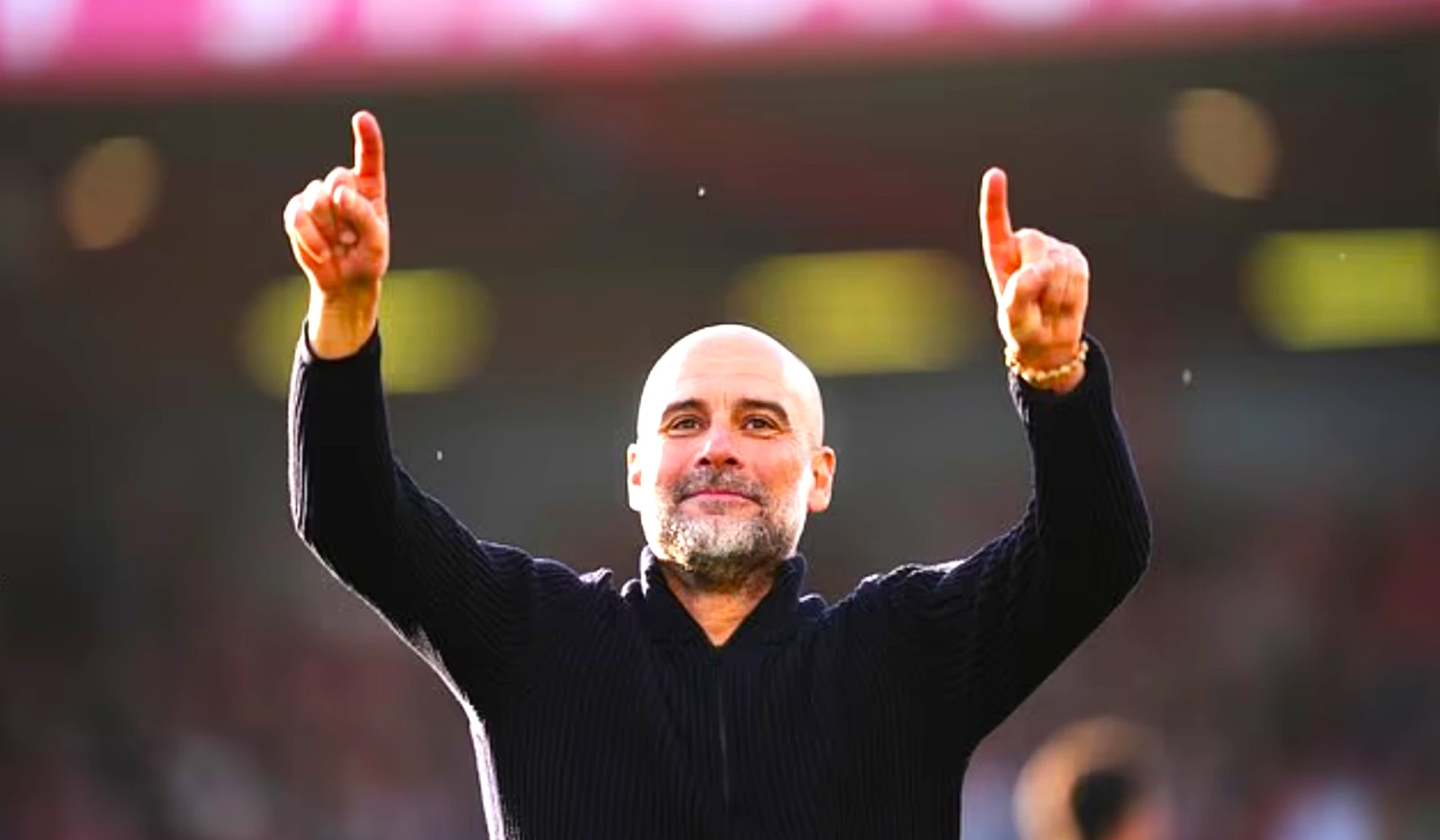 Mùa giải trước, Guardiola từng gia hạn hợp đồng thêm hai năm với lời khẳng định ông "đang có mọi thứ mà một HLV từng mơ ước".