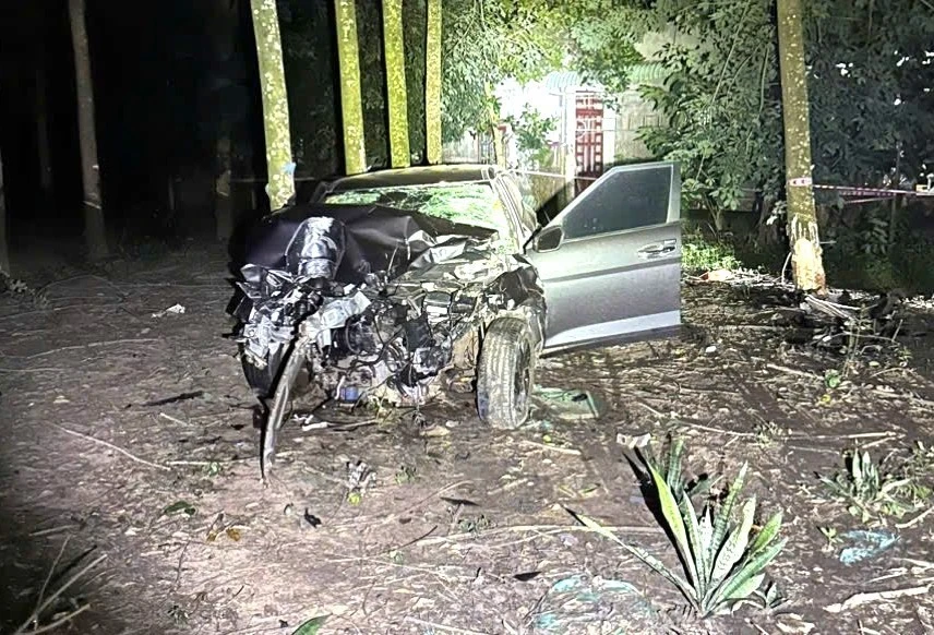 Ô tô biến dạng sau tai nạn.