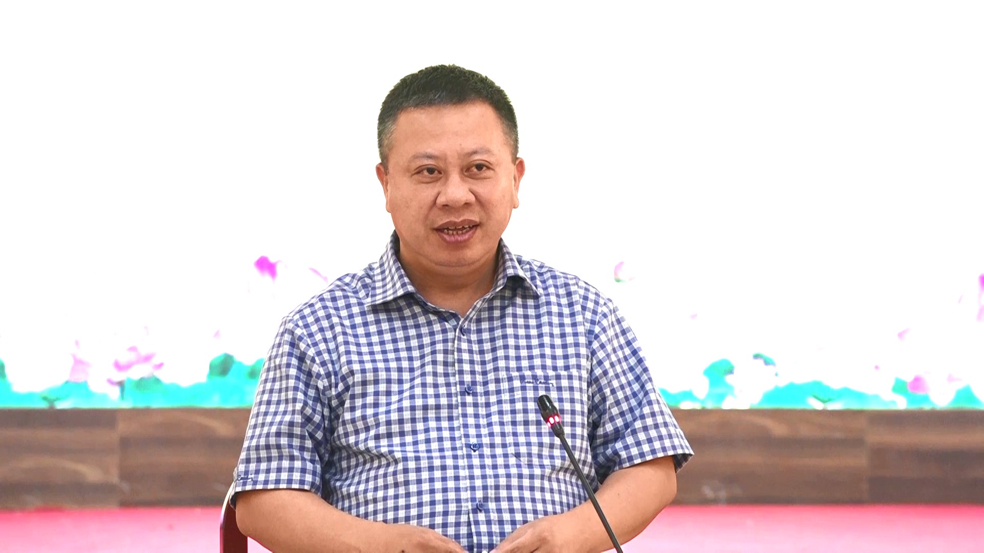 Đồng chí Nguyễn Văn Trọng - Giám đốc Sở Nội vụ phát biểu tại buổi làm việc. vlcsnap-2025-09-19-09h30m32s669.png