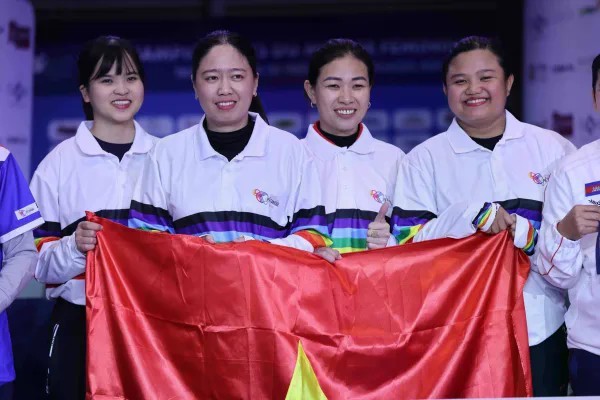 Các thành viên đội tuyển bi sắt nữ Việt Nam vô địch thế giới. bi-sat-viet-nam.jpg