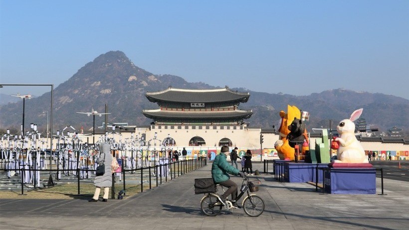 Cổng Gwanghwa, cửa chính của cung điện Gyeongbok nằm trên trục đường trung tâm nhất của Thủ đô Seoul. hq-7868.jpg