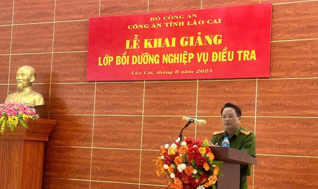 Lãnh đạo các phòng nghiệp vụ phát biểu tại Lễ khai giảng. anh-2-1-1452.jpg