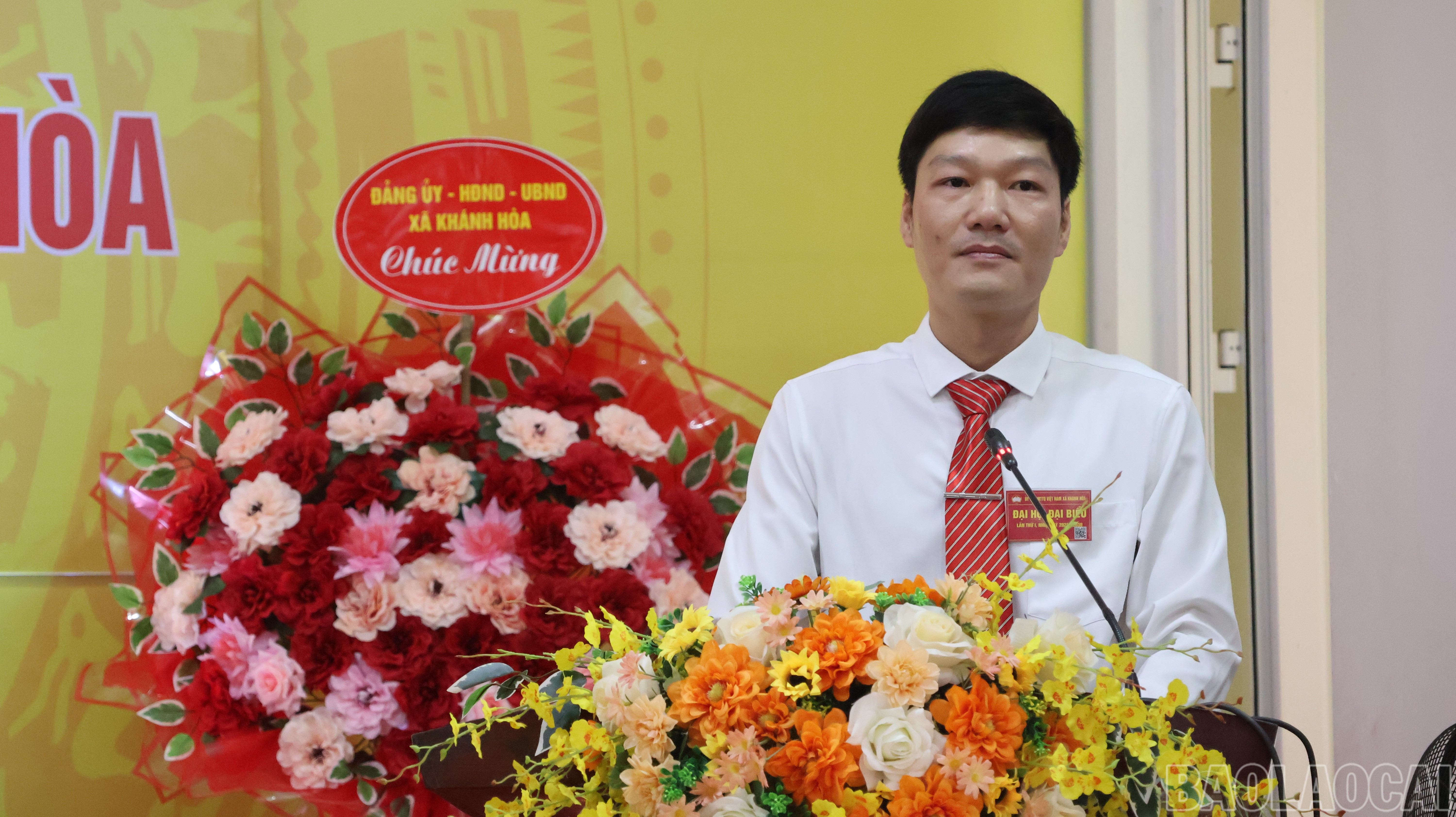 Đồng chí Hà Văn Cam - Chủ tịch Ủy ban Mặt trận Tổ quốc xã phát biểu khai mạc đại hội. baolaocai-br_khaimac-2463.jpg