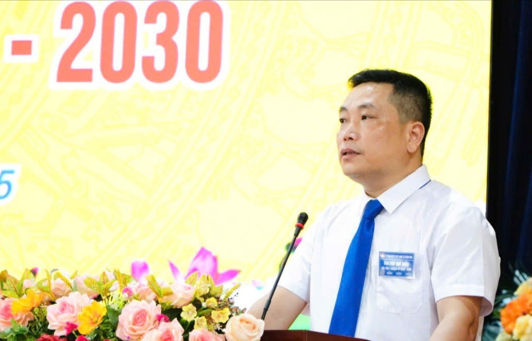 Đồng chí Nguyễn Khắc Nam - Bí thư Đảng ủy xã Xuân Hòa phát biểu chỉ đạo Đại hội. bithu-2405.jpg