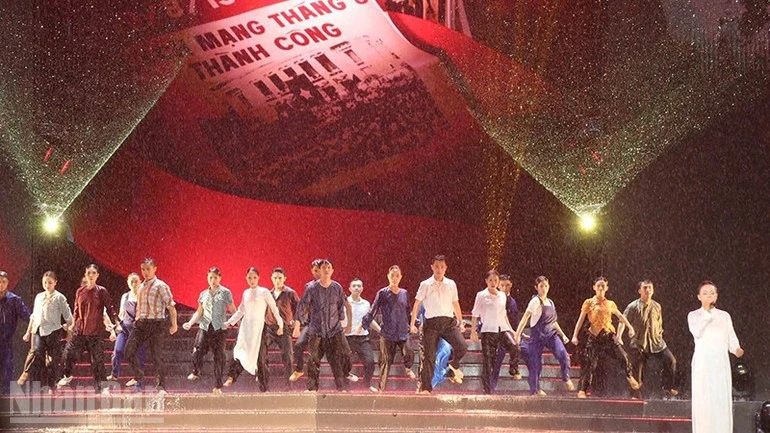 Chương trình gồm tiết mục đặc sắc.