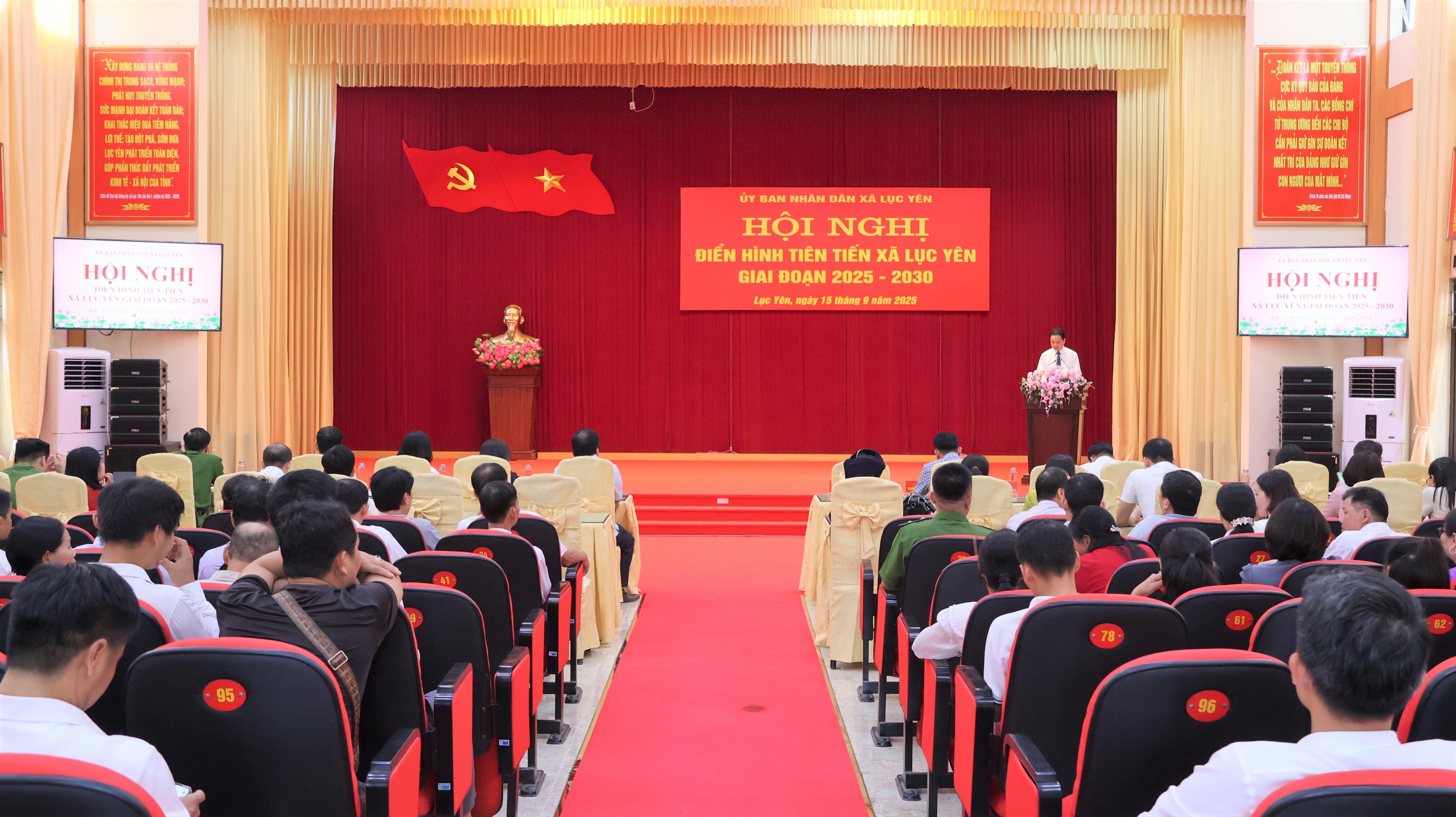 Quang cảnh hội nghị. quangcanhly.jpg