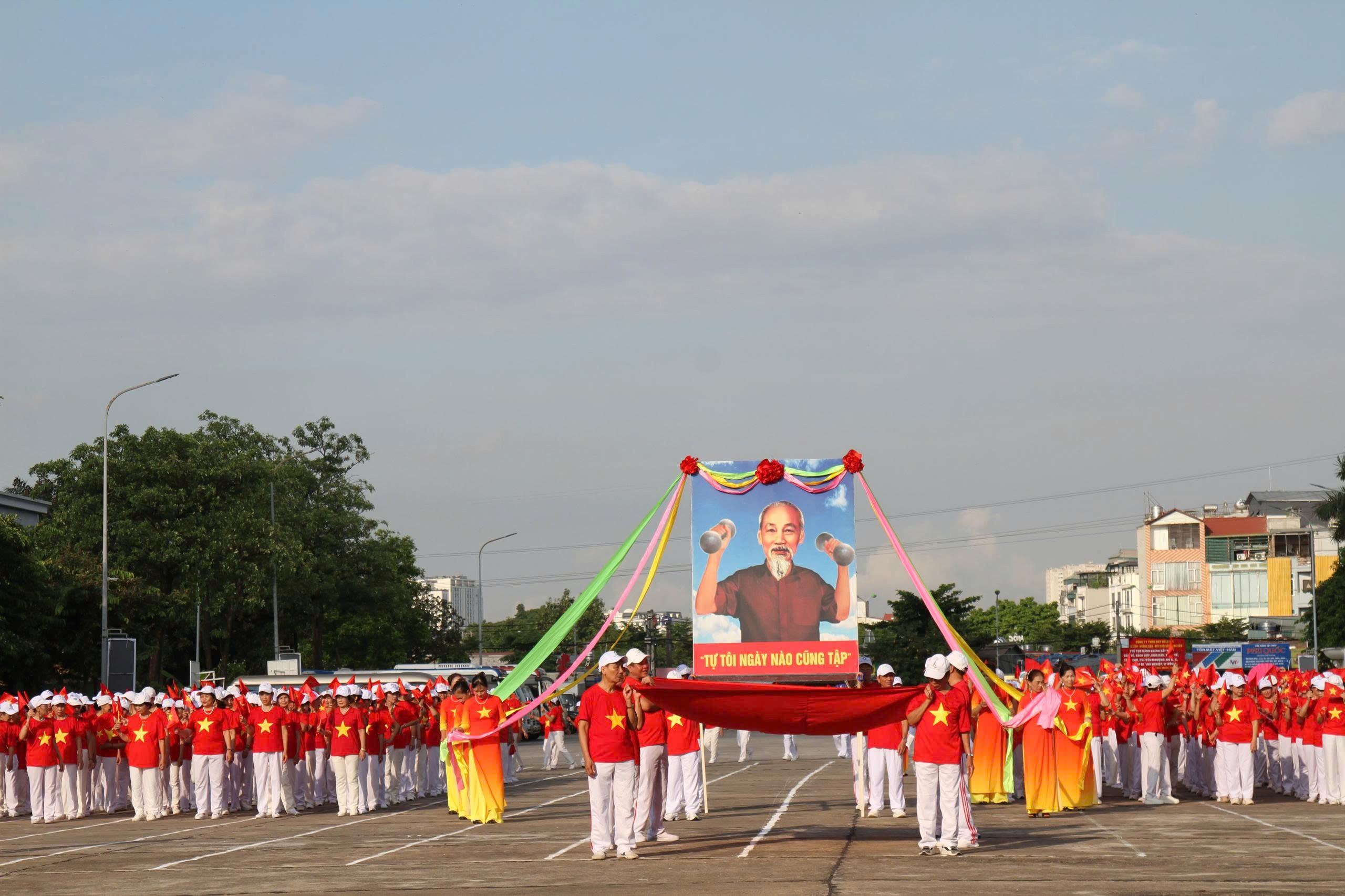 មហោស្រពសុខភាពមនុស្សចាស់វៀតណាម - 2025 គឺជាសកម្មភាពមួយក្នុងចំណោមសកម្មភាពឆ្លើយតបទៅនឹងទិវាមនុស្សចាស់អន្តរជាតិ (ថ្ងៃទី 1 ខែតុលា); ឆ្លើយតបទៅនឹងខែសកម្មភាពសម្រាប់មនុស្សចាស់វៀតណាម (ខែតុលា ឆ្នាំ 2025)។ Ngày hội sức khỏe người cao tuổi Việt Nam - 2025, là một trong những hoạt động hưởng ứng Ngày Quốc tế Người cao tuổi (1/10); hưởng ứng Tháng hành động vì Người cao tuổi Việt Nam (tháng 10/2025).