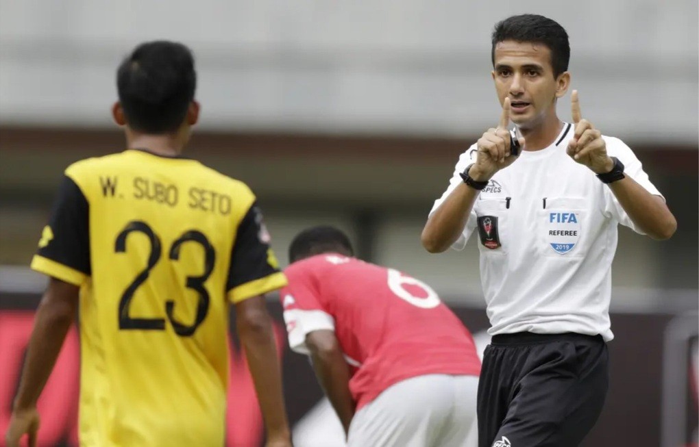 Trọng tài Thoriq Munir Alkatiri bắt chính trận đấu giữa U23 Việt Nam và U23 Yemen trongtai.jpg