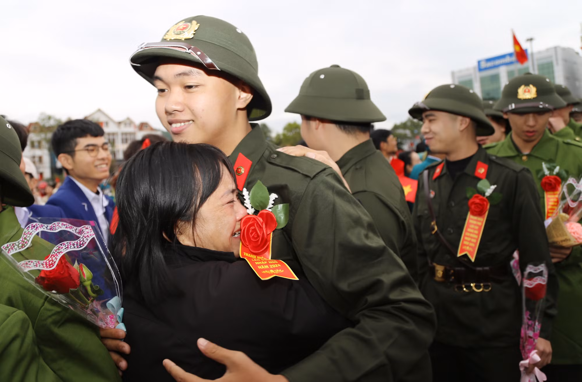 Xúc động hình ảnh ngày hội tòng quân