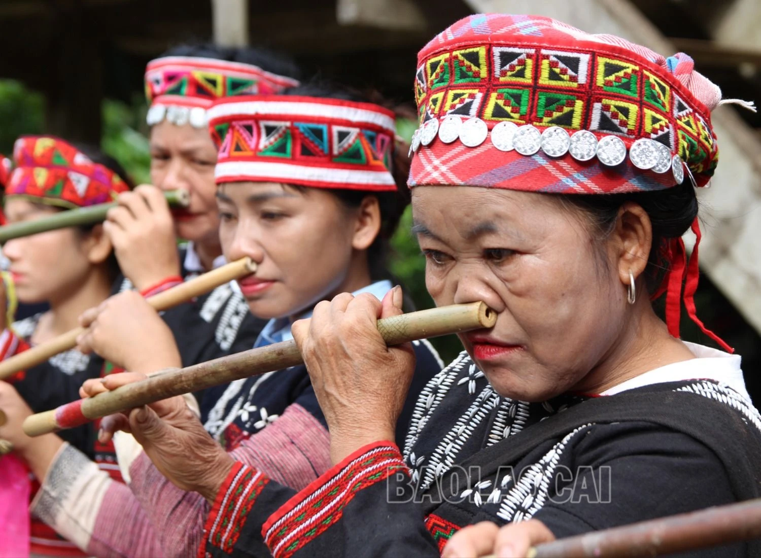 Hấp dẫn trò chơi dân gian trong Lễ mừng cơm mới của người Xá Phó