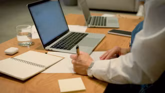 Viên chức, người lao động nghỉ, thôi việc sẽ được hưởng trợ cấp như thế nào?