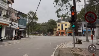 Thành phố Lào Cai: Nhiều vị trí đèn giao thông thiếu vạch sơn