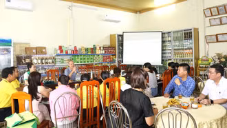 Hơn 30 cơ sở sản xuất nông nghiệp tham gia tập huấn kỹ năng marketing