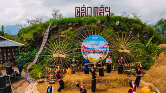 Sa Pa tưng bừng Lễ hội “Mùa vàng bản Mây”